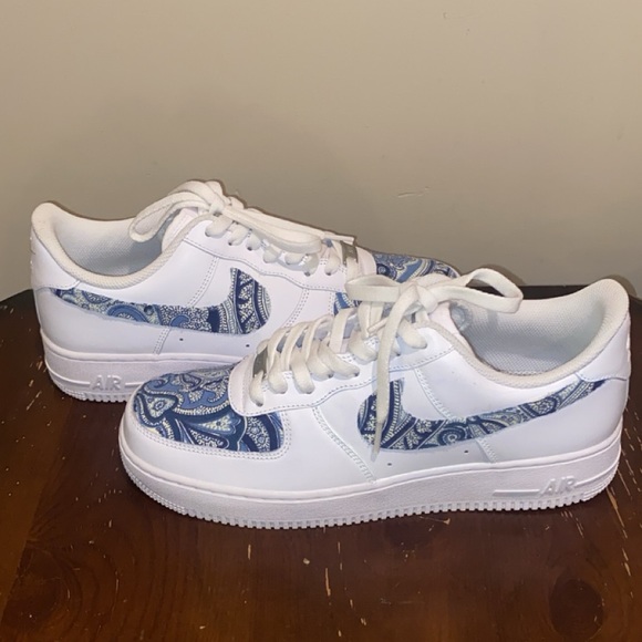 Custom Air Force 1’s - Picture 3 of 3